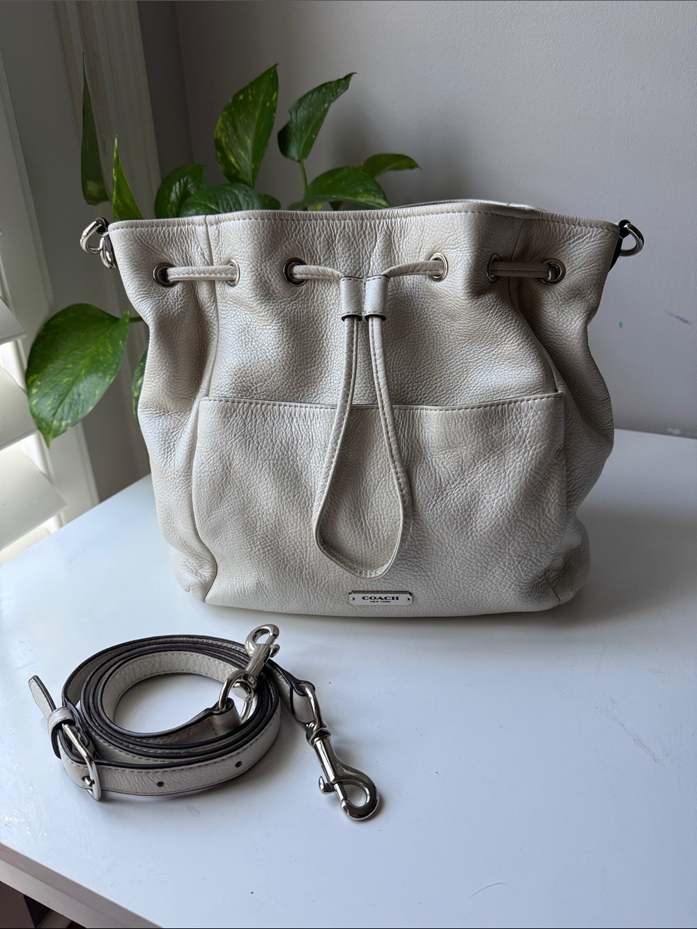 Coach Avery Drawstring Bucket Purse (style number F27003) - Picture 3 of 9
